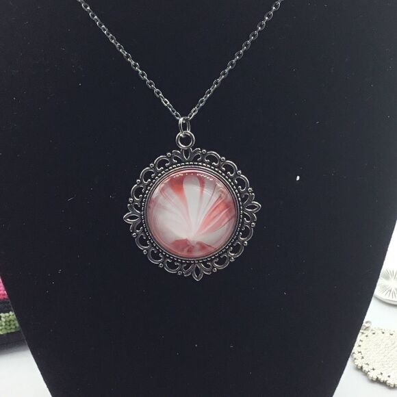 HAND PAINTED GLASS CABOCHON PENDANT NECKLACE - Picture 1 of 5